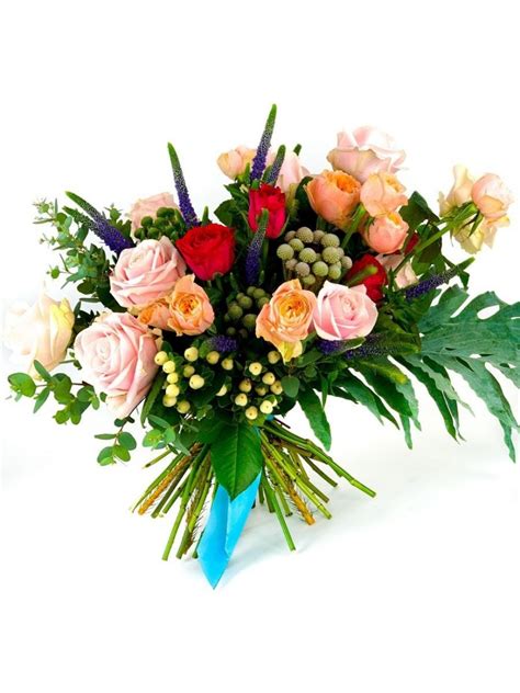 flower delivery in budapest|Flower and gift delivery in Budapest from FLEURT.